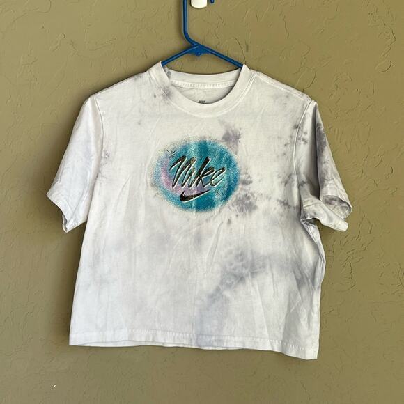 Nike white mini cropped short air brush front graphic size large - Picture 1 of 4